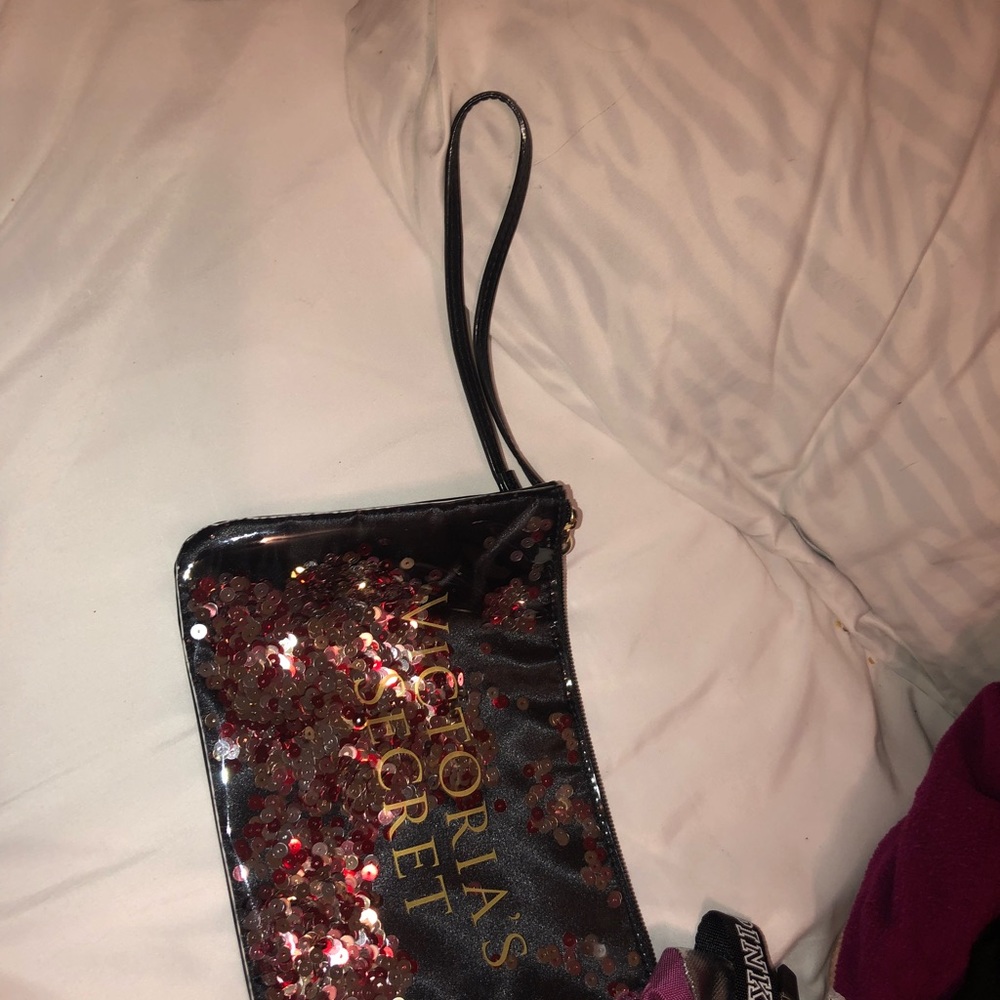 Simple makeup bag.